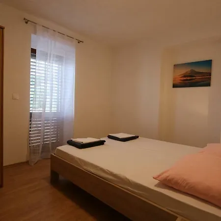 Apartment In Silo/Insel Krk 13554